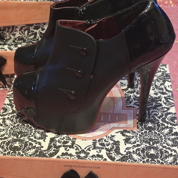 Bordello TEEZE 20 Spectator Heels